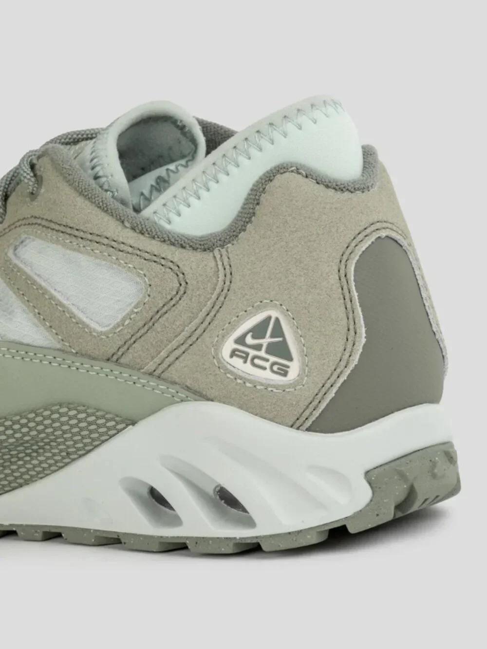 Nike ACG Air Exploraid Jade Horizon and White FV2925-300 Men's Sz 11 Hiking NEW - Picture 14 of 14